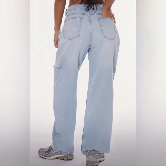 PrettyLittleThing Boyfriend Jeans Light Wash Thigh Split Denim Blue Size 6 - Picture 4 of 16